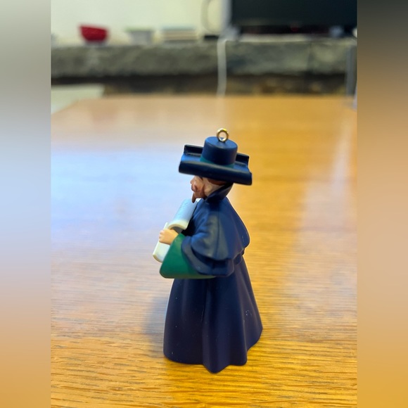 🎄Hallmark Keepsake Wizard of Oz, Munchkinland Mayor & Coroner 1998. Set of 2 - Picture 5 of 7